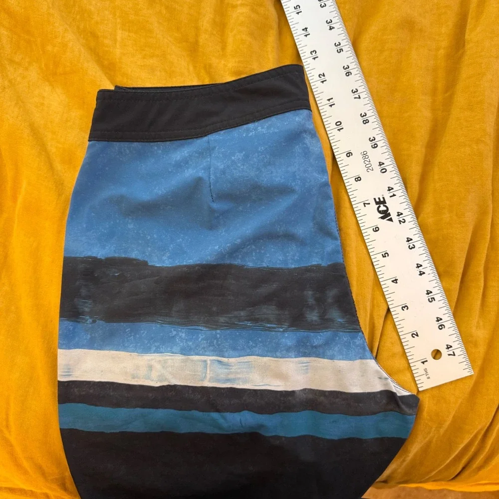 RVCA Mens 4-Way Performance Stretch Board Shorts Blue Black Striped Size 30
